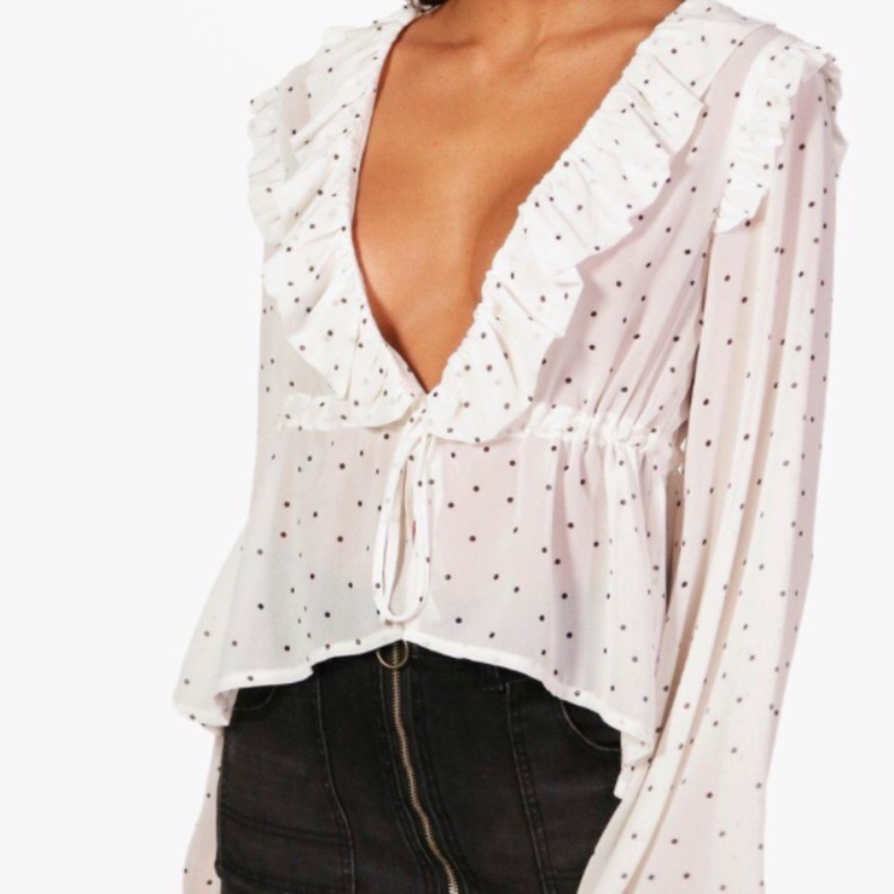 NWT Boohoo Polka Dot Tie Top